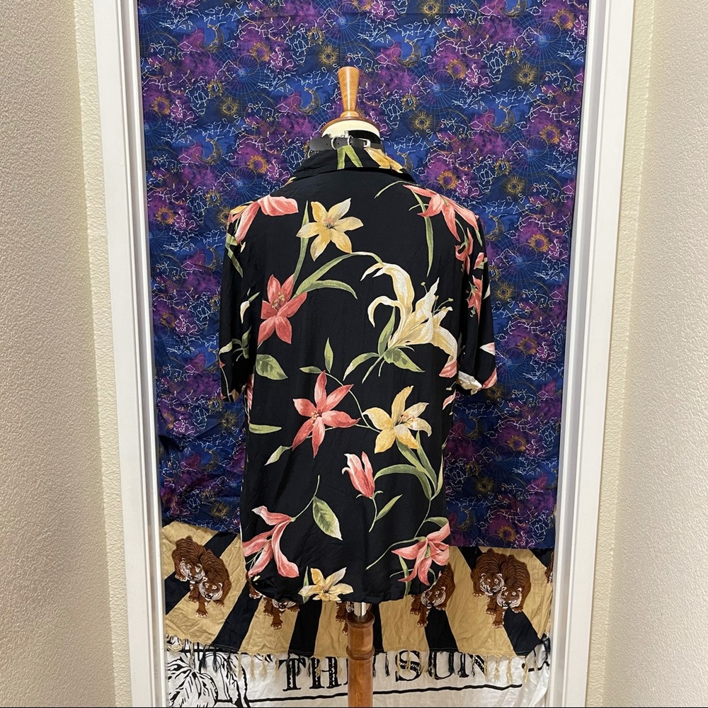🌈 Amazing Vintage dark floral top - Picture 5 of 11